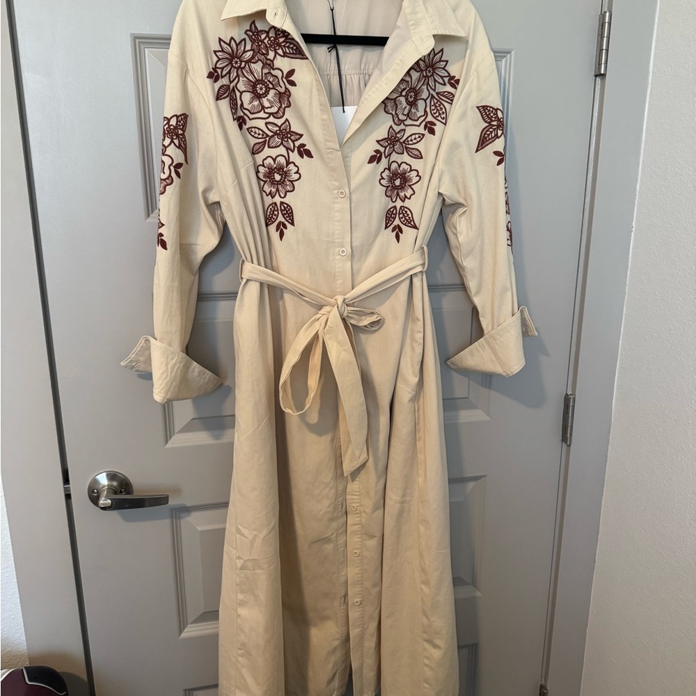 Floral Embroidered Long Sleeve Dress in Cream